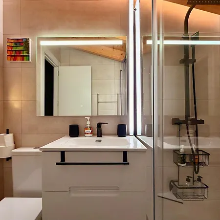 Housing Reina Y Santa Holiday home Leon