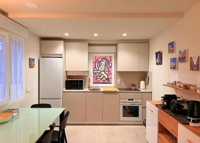 Housing Reina Y Santa * León