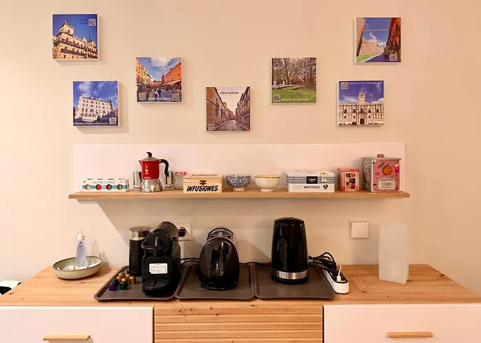 Housing Reina Y Santa *